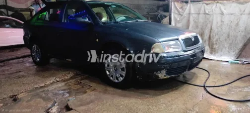 سكودا اوكتافيا A4 2004 أسود مستعملة للبيع - 1