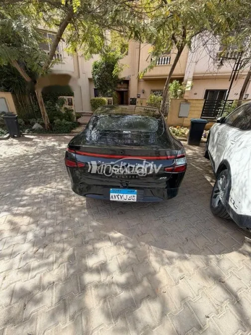 Xpeng P7 2025 White Used for Sale - 3