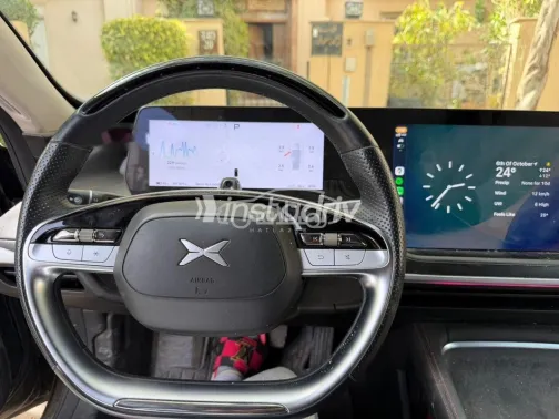 Xpeng P7 2025 White Used for Sale - 10