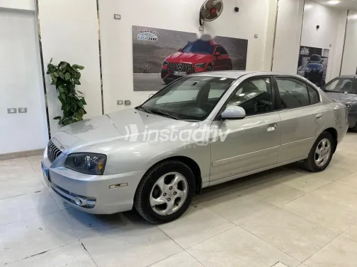 هيونداي افانتي 2004 فضي مستعملة للبيع - 3