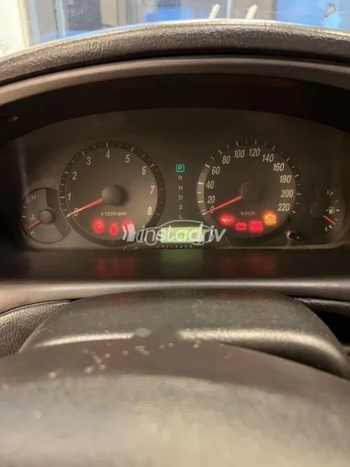 هيونداي افانتي 2004 فضي مستعملة للبيع - 8