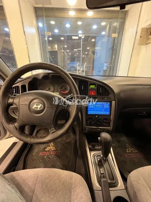 هيونداي افانتي 2004 فضي مستعملة للبيع - 9