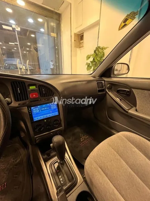 هيونداي افانتي 2004 فضي مستعملة للبيع - 10