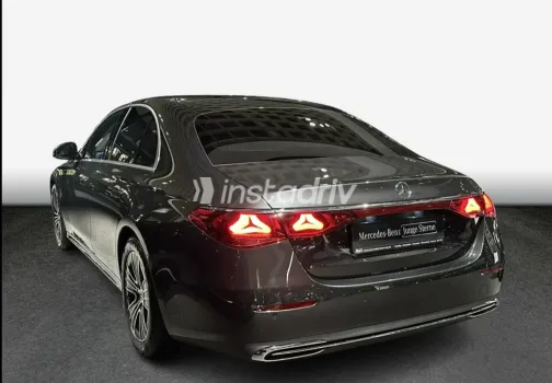 مرسيدس E 200 2024 أبيض مستعملة للبيع - 1