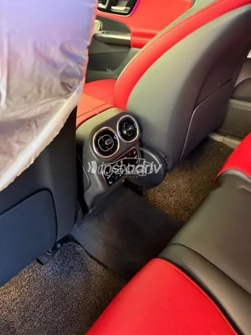 مرسيدس GLC 300 2024 أسود مستعملة للبيع - 4