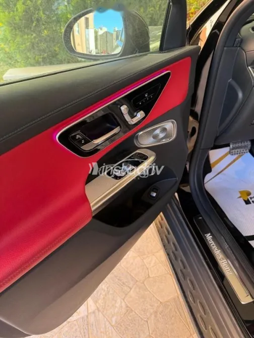 مرسيدس GLC 300 2024 أسود مستعملة للبيع - 7