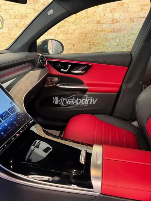 مرسيدس GLC 300 2024 أسود مستعملة للبيع - 10