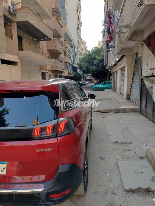 Peugeot 5008 2021 White Used for Sale - 4