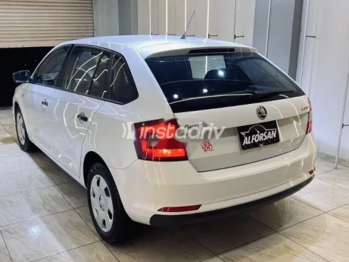 Skoda Rapid 2015 White Used for Sale - 6