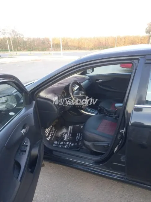 تويوتا كورولا 2010 أسود مستعملة للبيع - 5