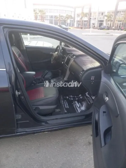 تويوتا كورولا 2010 أسود مستعملة للبيع - 6