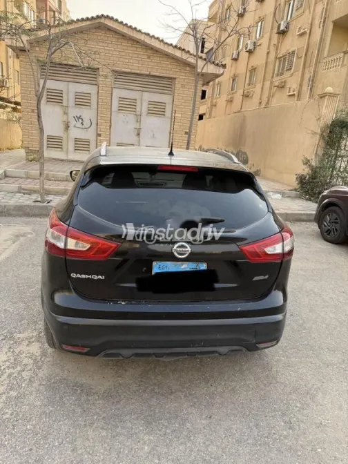 نيسان قشقاي 2016 أسود مستعملة للبيع - 3