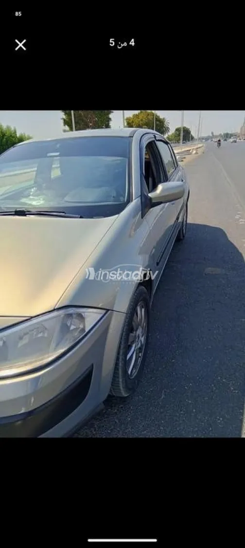 رينو ميجان 2005 فضي مستعملة للبيع - 2