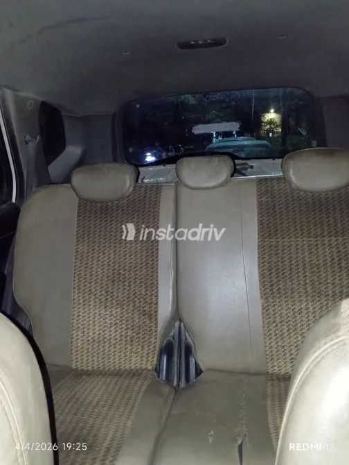 كيا كارينز 2013 أبيض مستعملة للبيع - 1