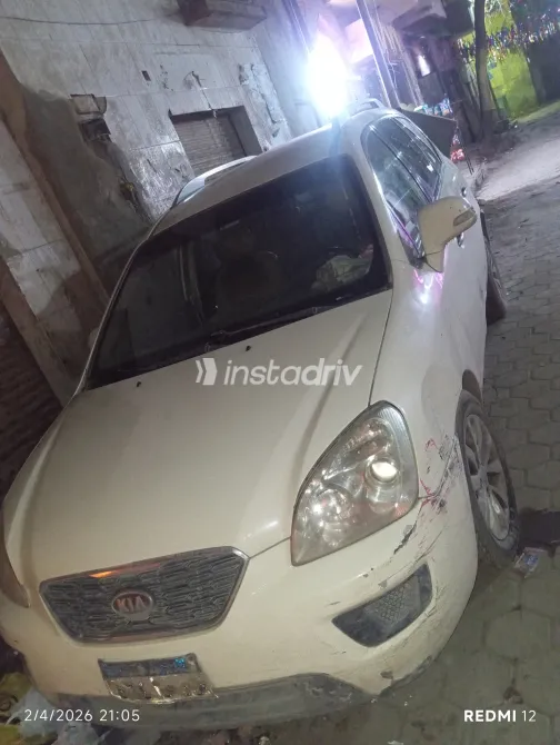 كيا كارينز 2013 أبيض مستعملة للبيع - 3