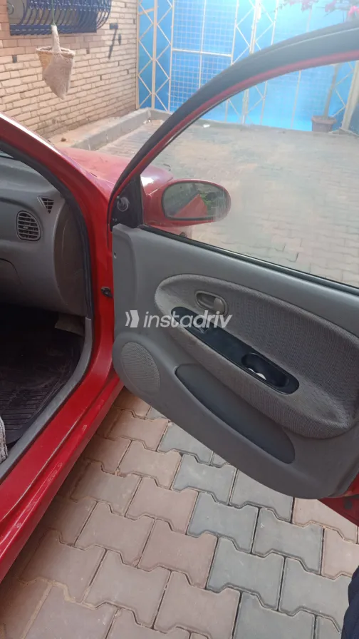 كيا ريو 2001 أبيض مستعملة للبيع - 3