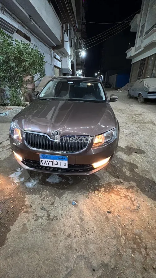 سكودا اوكتافيا 2016 أبيض مستعملة للبيع - 2