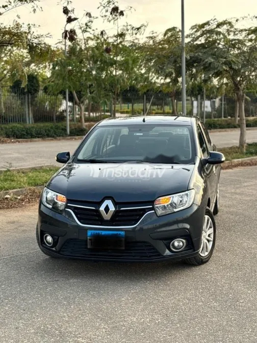 رينو لوجان 2022 أبيض مستعملة للبيع - 1