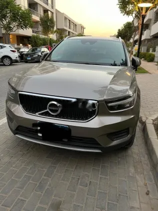 Volvo XC 40 2020 White Used for Sale
