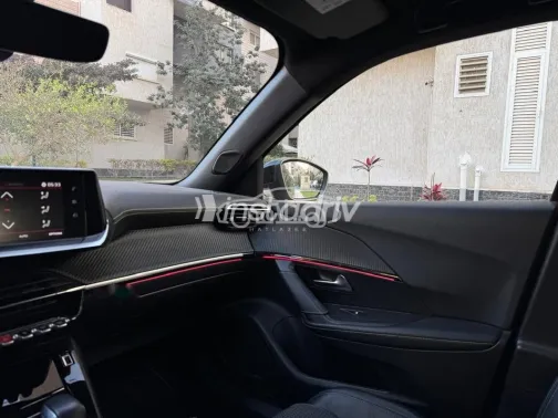 Peugeot 2008 2021 Red Used for Sale - 7