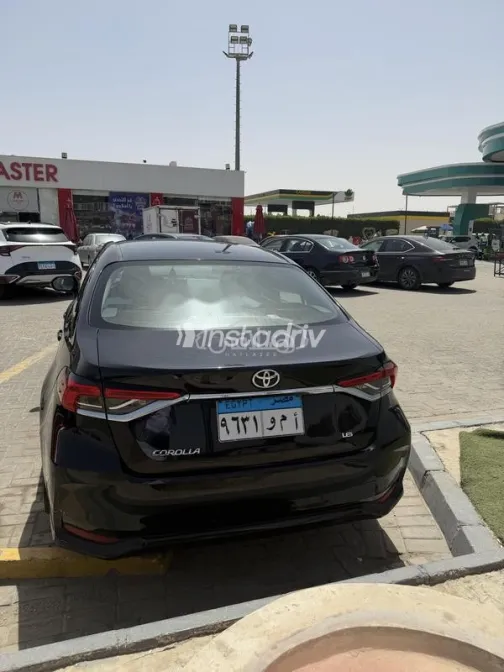 Toyota Corolla 2020 White Used for Sale - 3