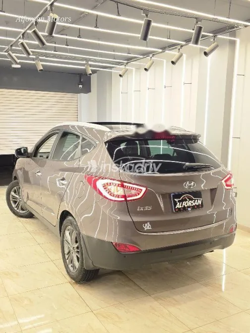 هيونداي IX 35 2015 ذهبي مستعملة للبيع - 6