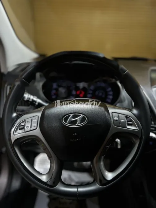 هيونداي IX 35 2015 ذهبي مستعملة للبيع - 10