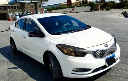 كيا K3 2014 أبيض مستعملة للبيع - 3