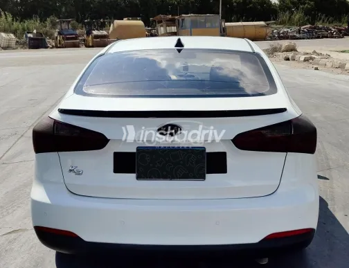 كيا K3 2014 أبيض مستعملة للبيع - 4