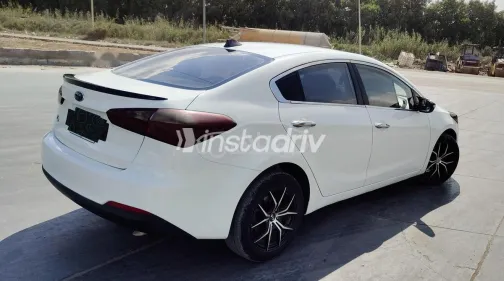 كيا K3 2014 أبيض مستعملة للبيع - 5