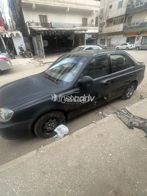 هيونداي فيرنا 2013 أسود مستعملة للبيع - 5