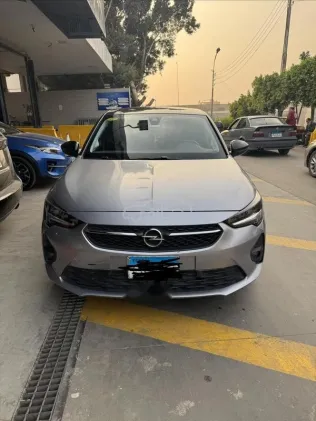 اوبل كورسا 2022 أبيض مستعملة للبيع