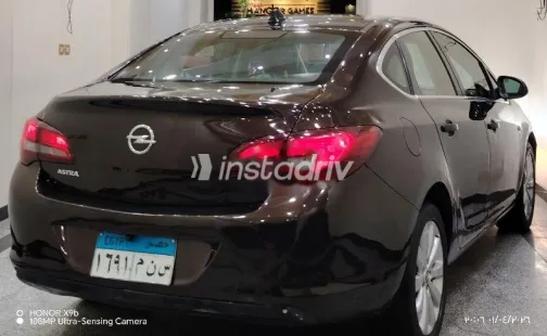Opel Astra 2017 Brown Used for Sale - 4