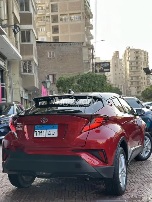 Toyota C-HR 2022 Red Used for Sale - 2