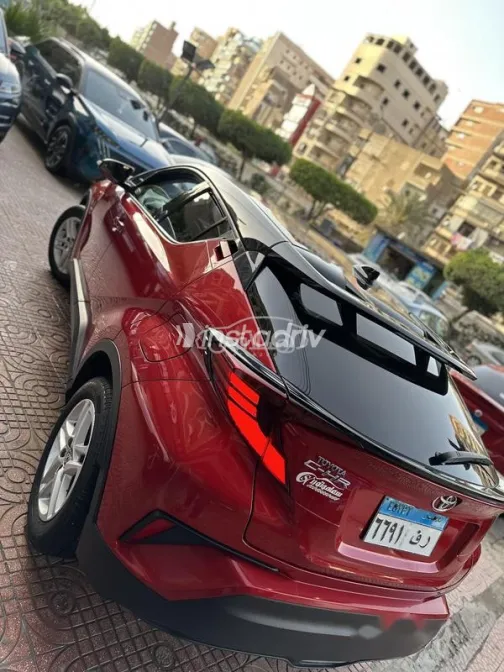 Toyota C-HR 2022 Red Used for Sale - 8