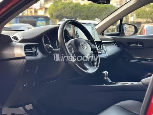 Toyota C-HR 2022 Red Used for Sale - 10