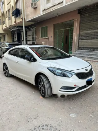 كيا K3 2013 أبيض مستعملة للبيع