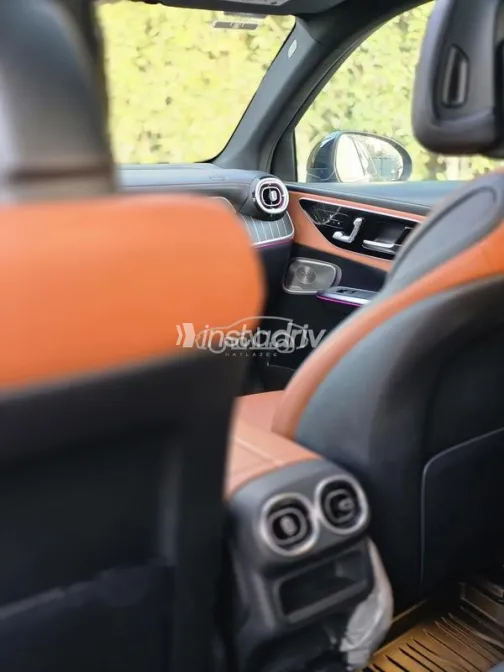 Mercedes GLC 300 2023 Black Used for Sale - 8