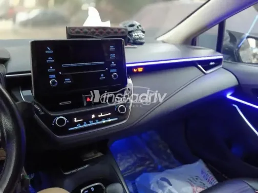 تويوتا كورولا 2022 أبيض مستعملة للبيع - 2