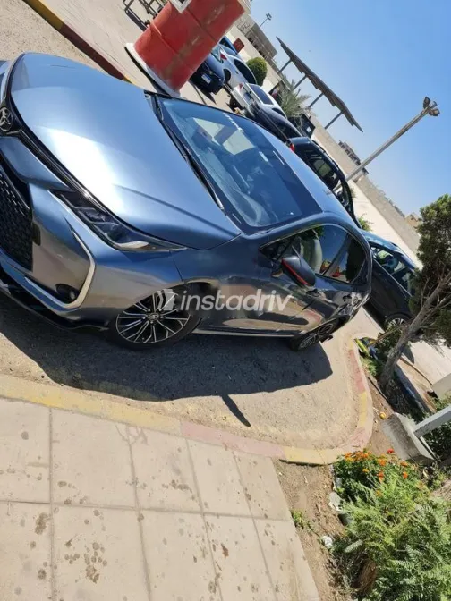 تويوتا كورولا 2022 أبيض مستعملة للبيع - 5