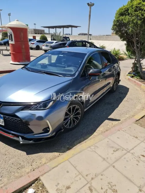 تويوتا كورولا 2022 أبيض مستعملة للبيع - 6