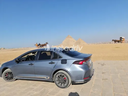 تويوتا كورولا 2022 أبيض مستعملة للبيع - 7