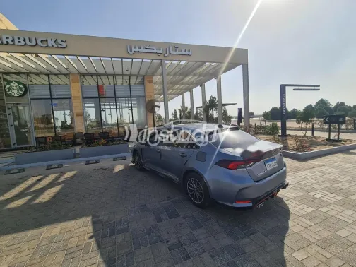 تويوتا كورولا 2022 أبيض مستعملة للبيع - 10