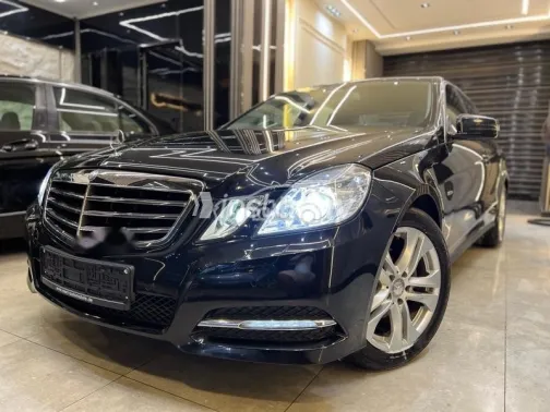 Mercedes E 200 2011 Black Used for Sale - 1