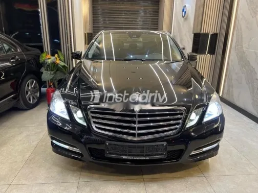 Mercedes E 200 2011 Black Used for Sale - 3