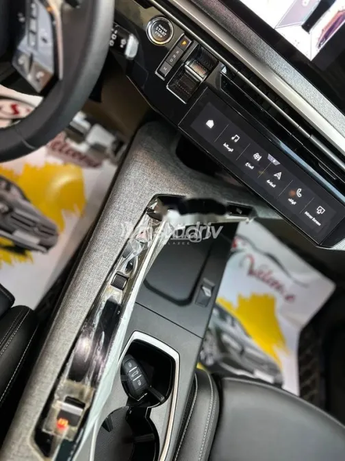 بيجو 5008 2026 أزرق غامق مستعملة للبيع - 7