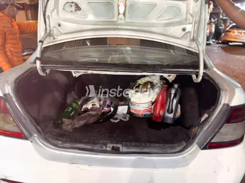 بى واى دى‬ F3 2010 أبيض مستعملة للبيع - 4