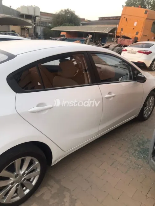 Kia Cerato 2015 White Used for Sale - 2