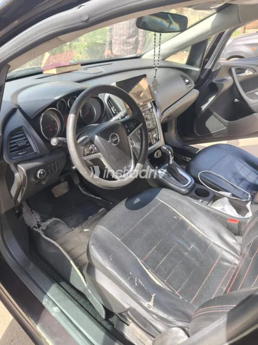 Opel Astra 2016 White Used for Sale - 4