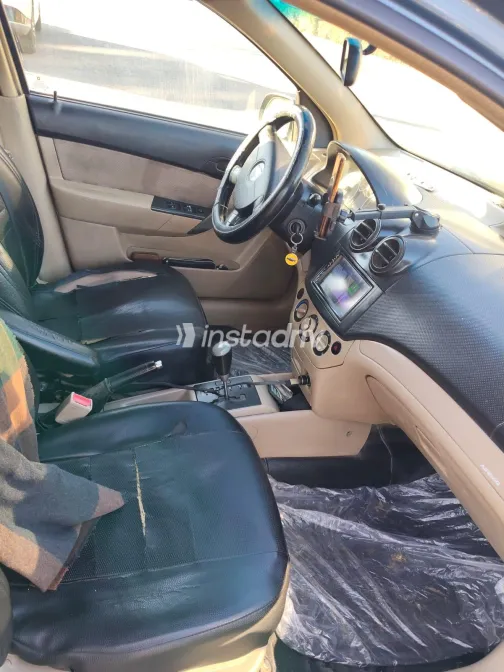 Chevrolet Aveo 2019 White Used for Sale - 10